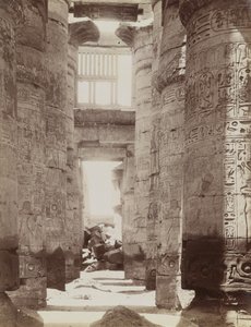 Hypostylhalle im Tempel von Karnak, Blick auf die Hypostylhalle