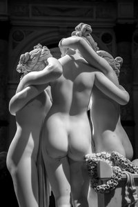 Antonio Canovas Statue Die drei Grazien, 2019 von Antonio Canova