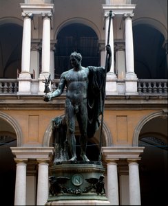 Napoleon Bonaparte (1769-1821) dargestellt als Friedensstifter in Mars Bronze-Skulptur von Antonio Canova (1757-1822) 1809 Höhe 325x125 cm Hof des Palastes Brera, Mailand von Antonio Canova