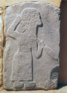 Orthostat, der einen Soldaten aus dem Palast von Kapara, König von Guzama, Tell Halaf, Syrien darstellt
