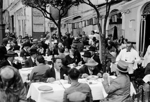 Freilufttrattoria in Rom, um 1927