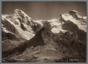 Blick auf den Mönch und die Jungfrau in den Berner Alpen (Panorama der Jungfraukette)