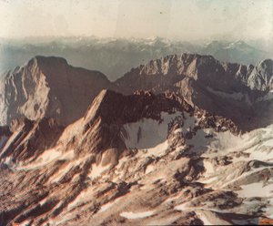 Luftaufnahme der Alpen, fotografiert auf Glasplatte mit früher Uvach-Technik