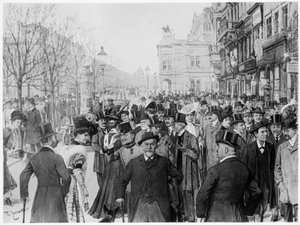 Ringstraßenparade in Wien. Druck basierend auf einem Ölgemälde um 1900 von Theo Zasche
