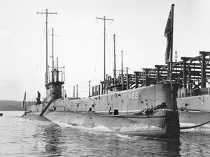 Australische Marine (RAN) U-Boote AE1 und AE2, ca. 1914 von Australian Photographer