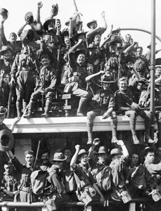 Einschiffung der Australian Naval and Military Expeditionary Force (AN&MEF) nach Neuguinea, 19. August 1914 von Australian Photographer