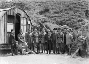 M. Georges Benjamin Clemenceau, der französische Premierminister, besucht die 4. Division, ein einmaliger Besuch an der australischen Front, 7. Juli 1918