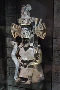 Weihrauchbrenner in Form des Gottes Tlaloc, Tlahuac, Spätpostklassische Periode, ca. 1500