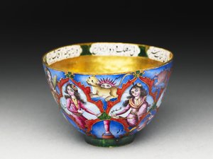 Gedeckter Schüssel, Untertasse und Löffel mit astrologischer Dekoration, frühes 19. Jahrhundert von Baqir
