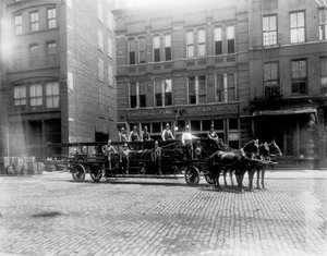 Chicago Fire Department Engine House No. 40, Chicago, Illinois, USA, ca. 1905 (s/w Foto)
