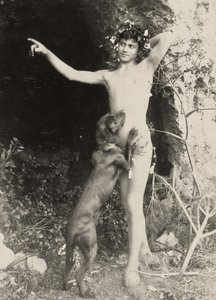 Nackter Jüngling mit Hund von Baron Wilhelm von Gloeden