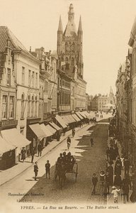 Die Rue au Buerre, Ypern von Belgian Photographer