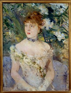 Junge Frau im Ballkleid von Berthe Morisot