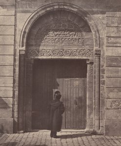 Das Portal von Saint Ursinus in Bourges, rue du Vieux Poirier