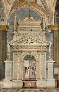 Nordquerhaus, Altar des Erzengels Michael, hinter dem Altarbild die Fresken von Bonifacio Bembo, Jungfrau und Kind, Heilige Aquilina und Heilige Katharina von Alexandria, oben Symbol der Demut