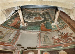 Nördliches Querschiff, Altar des Erzengels Michael, Fresken von Bonifacio Bembo, Tugend Glaube und Demut, Krönung der Jungfrau und Christus umgeben von Engeln