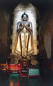 Kakusanda, einer der Buddhas im Ananda-Tempel, Bagan (Pagan), Myanmar (Burma)