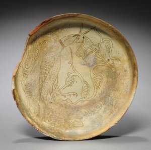 Tiefer Teller mit Falke, Hase und Laub, 1100er Jahre