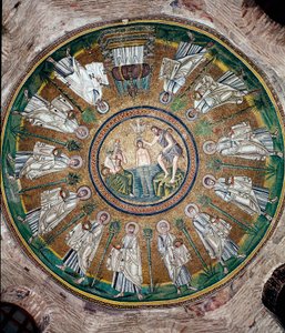 Die Taufe Christi im Jordan (personifiziert durch die Figur links) und die zwölf Apostel. Mosaik der Kuppel des Arianischen Baptisteriums (Battistero degli Ariani). 5. oder 6. Jahrhundert. Ravenna, Italien von Byzantine