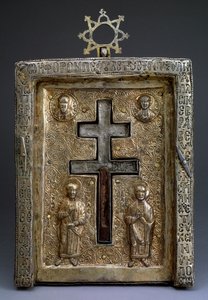 Vergoldetes Silber-Staurothek-Kreuz-Reliquiar, Byzantinisch, 12. Jahrhundert von Byzantine Byzantine