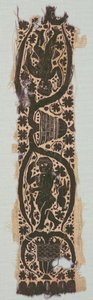 Seltenes Seidentunikafragment mit Zierärmelband, 400er-500er Jahre (Leinwandbindung, Seide, Gobelinbindung mit zusätzlichem Schussfaden, ungebleichtes Leinen, gefärbte Wolle, Seide) von Byzantine Period Egyptian