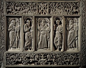 Byzantinische Kunst: „Johannes der Täufer und die vier Evangelisten“ unteres Detail des Bischofsstuhls von Ravenna Maximien (546-554) Bischofsthron (Kathedra) aus Elfenbein, wahrscheinlich in Konstantinopel hergestellt. Ravenna, Museo Arcivescovile