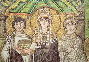 Kaiserin Theodora mit ihrem Hofstaat aus zwei Ministern und sieben Frauen, ca. 547 n. Chr. (Detail)