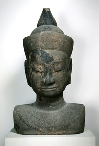 Dekorierte Büste von Buddha; 15.-16. Jahrhundert von Cambodian School