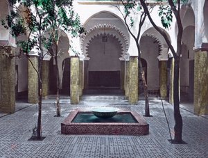 Nordmarokko, Tanger, Innenhof einer Botschaft, Bilddatum: ca. 1910 von Carl Simon