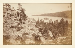 Vier Eisenbahnszenen und vier Ansichten des Lake Tahoe: Emerald Bay, Lake Tahoe von Carleton E. Watkins