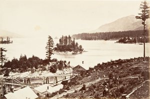 Inseln in den oberen Kaskaden, Oregon, 1867, gedruckt ca. 1876 von Carleton Emmons Watkins