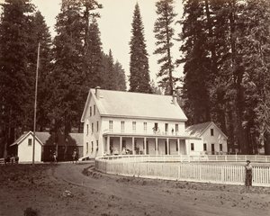 Mammoth Grove Hotel