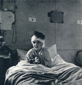 Ein kleines Kind, das leicht atmet und sein Leben in jedem Glied spürt, was sollte es wissen