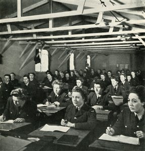 Eine Prüfung wird folgen, ca. 1943 von Cecil Beaton