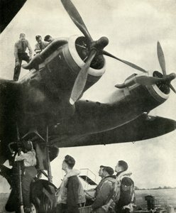Besatzungen und Bodenpersonal, um 1943