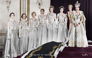 Königin Elizabeth II. mit ihren Ehrendamen, Die Krönung, 2. Juni 1953