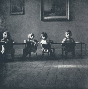 Innenraum mit sitzenden Figuren, 1941