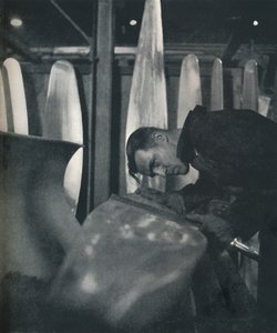 Messen von Luftschraubenblättern von Cecil Beaton