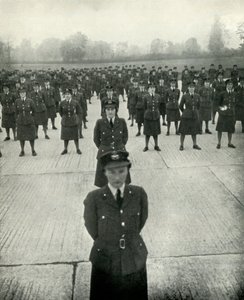 W.A.A.F. Offiziere in ihrer Ausbildungsschule, ca. 1943