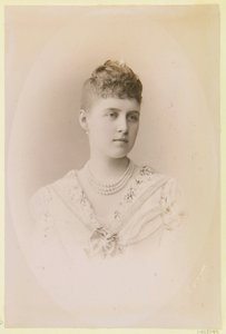 Porträt von Großfürstin Alexandra Georgijewna von Russland von Charles Bergamasco