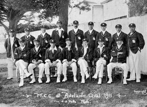 Die australientourende englische Cricketmannschaft von 1911-1912 von Charles Alfred Petts