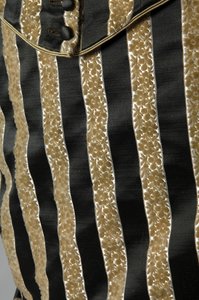 Abendkleid, ca. 1884 (Detailansicht des Stoffes)