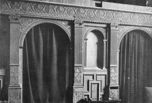Ein Teil des Bildschirms in der Halle von Charles Latham
