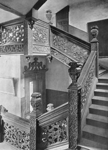 Eine Treppe mit aufwendigem Riemenwerk von Charles Latham