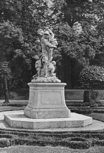 Ostseite des Südgartens von Charles Latham