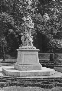 Ostseite des Südgartens von Charles Latham