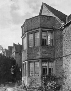 In scharfer Perspektive von Charles Latham