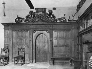 Bildschirm in der unteren Halle, Datum 1558 von Charles Latham