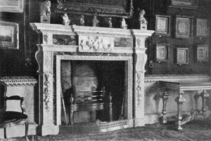 Der Kamin im Samtzimmer von Charles Latham