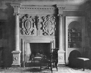 Der Kamin im Speisezimmer von Charles Latham